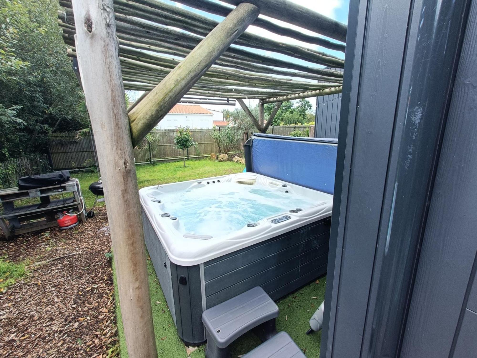 Apb Spa Locations Avec Jacuzzi Privatif Saint-Jean-de-Monts Kültér fotó
